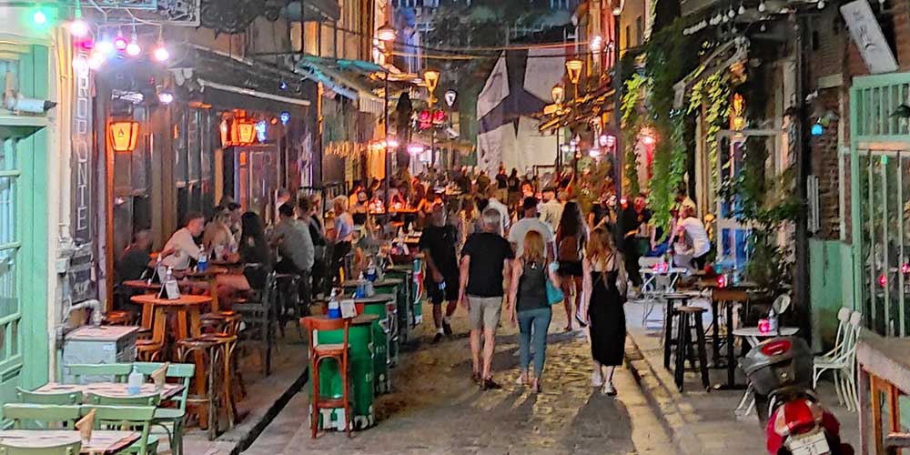 Queer Θεσσαλονίκη: 10 λόγοι να την αγαπήσεις 5 LGBTQ+ friendly καφέ Θεσσαλονίκη